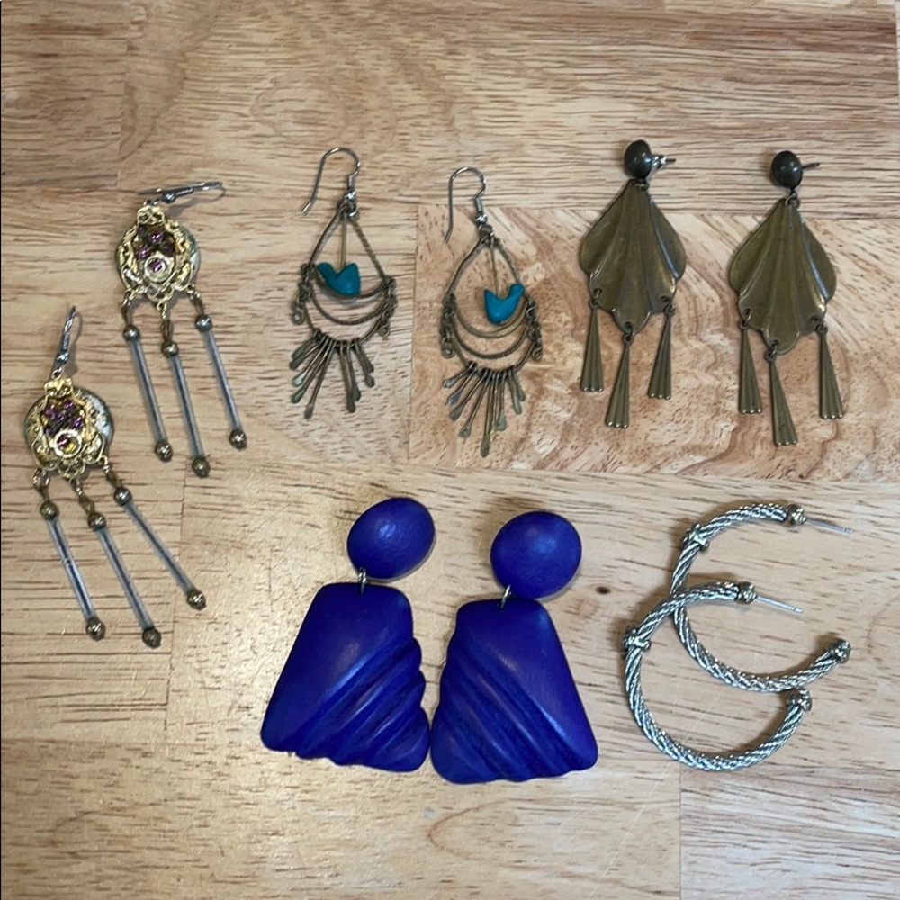 5 pair of costume earrings